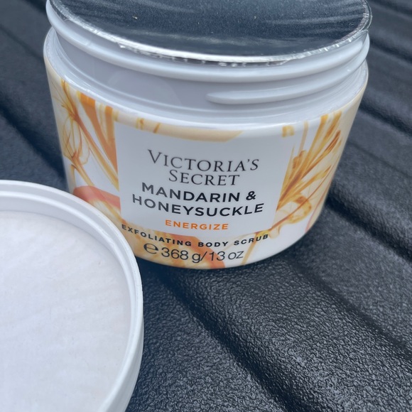 Victoria's Secret Mandarin & Honeysuckle Body Care - NWT 3 piece set with Tote! - Picture 6 of 7